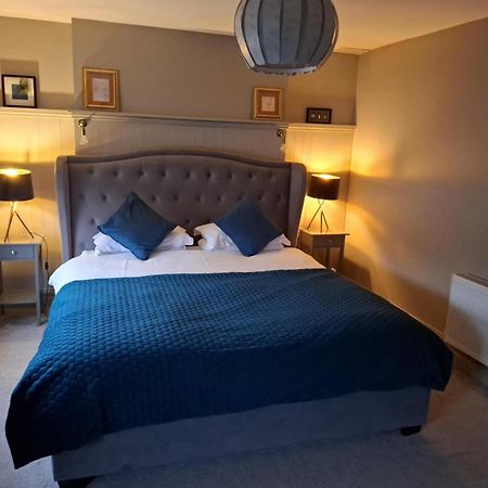 3 Bedroom Luxury Apartment Main Street Cashel  Exterior foto