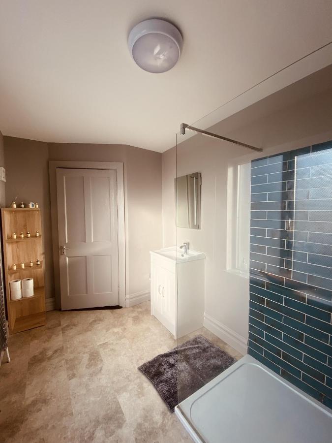 3 Bedroom Luxury Apartment Main Street Cashel  Exterior foto