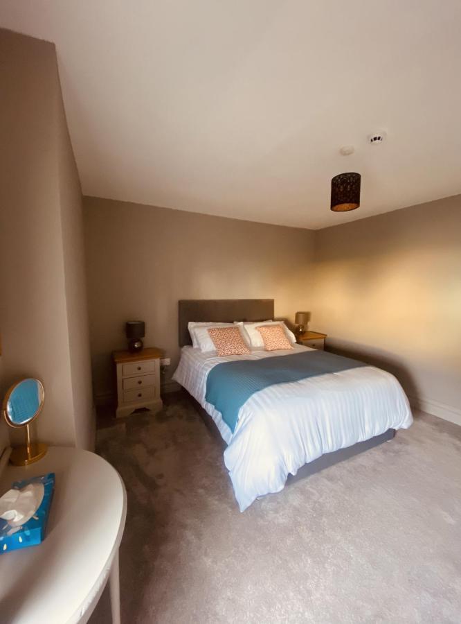 3 Bedroom Luxury Apartment Main Street Cashel  Exterior foto